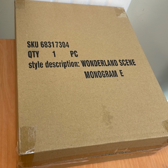 New Wonderland Scene Monogram Letter E By Anthropologie!!🔥🔥🔥 - Picture 15 of 16